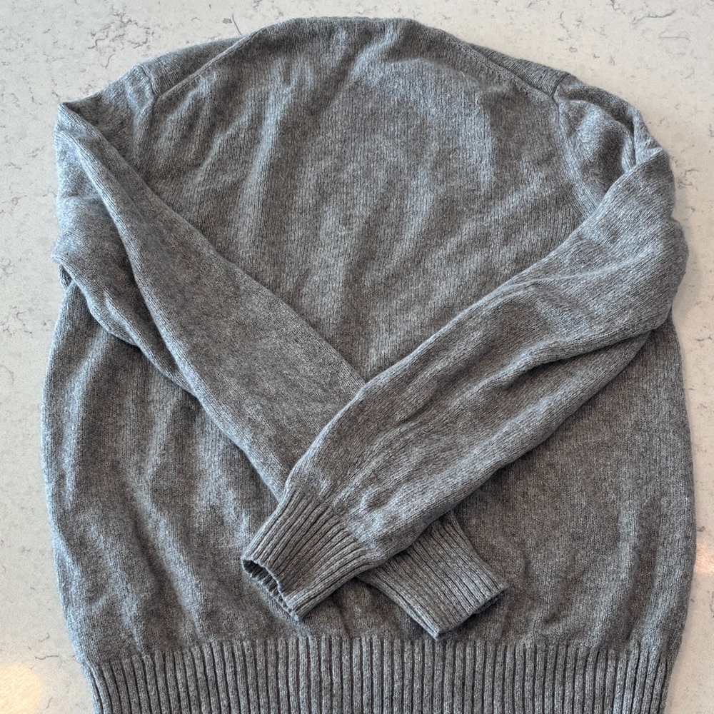 Everlane Cashmere Gray Sweater size M - Picture 8 of 8